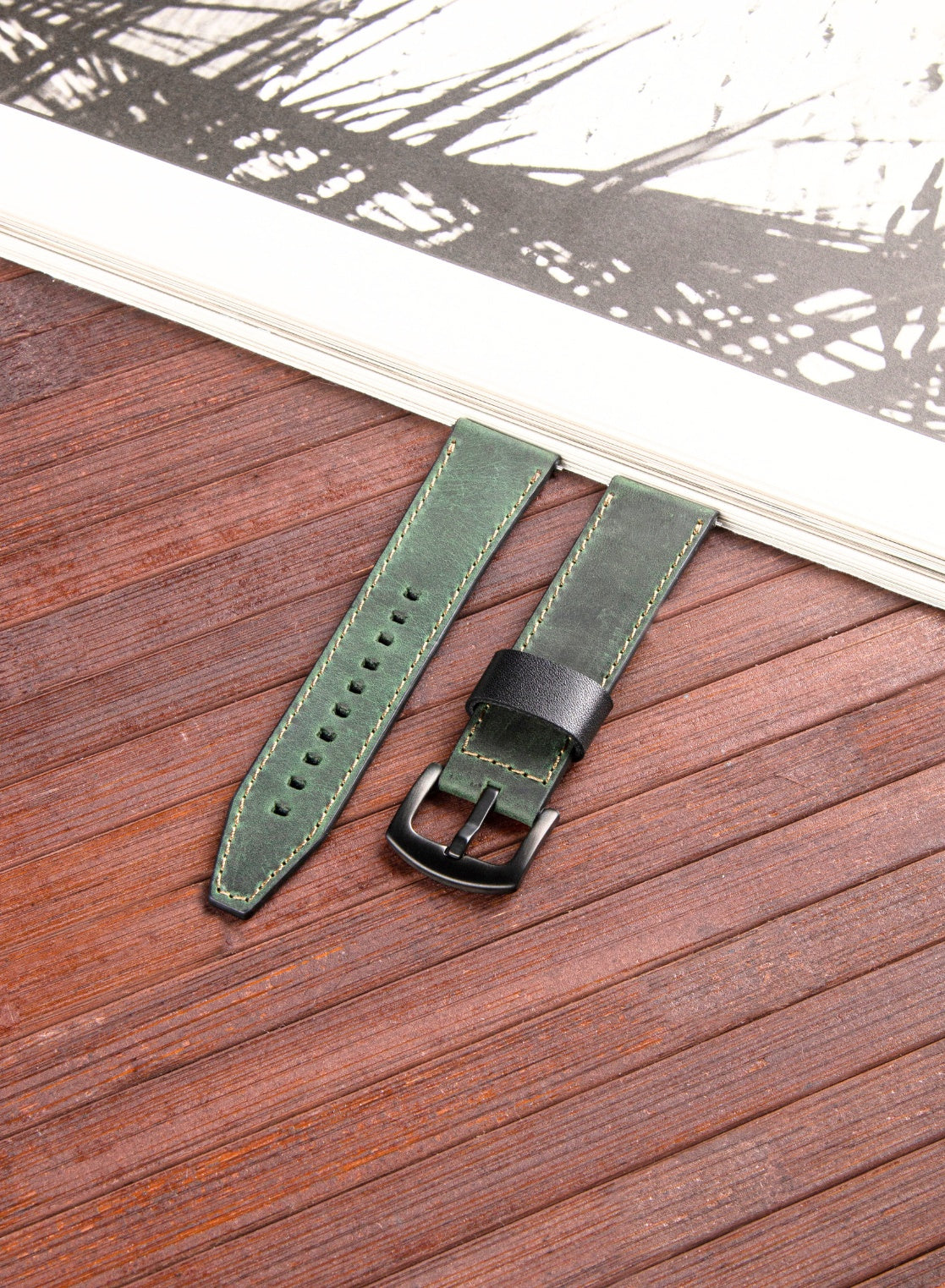Classic Watch Dissam Leather Strap - Green
