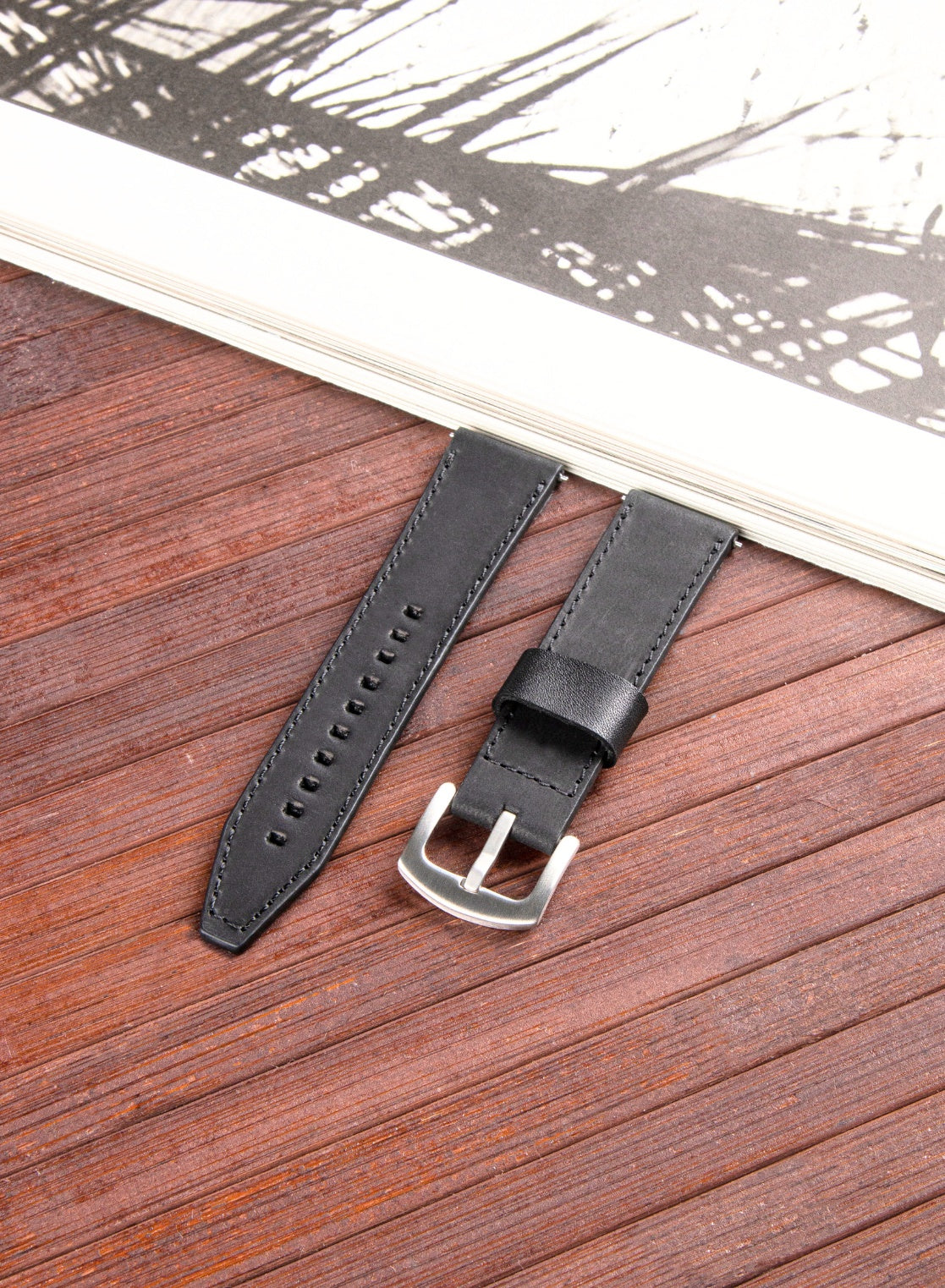 Classic Watch Dissam Leather Strap - Black
