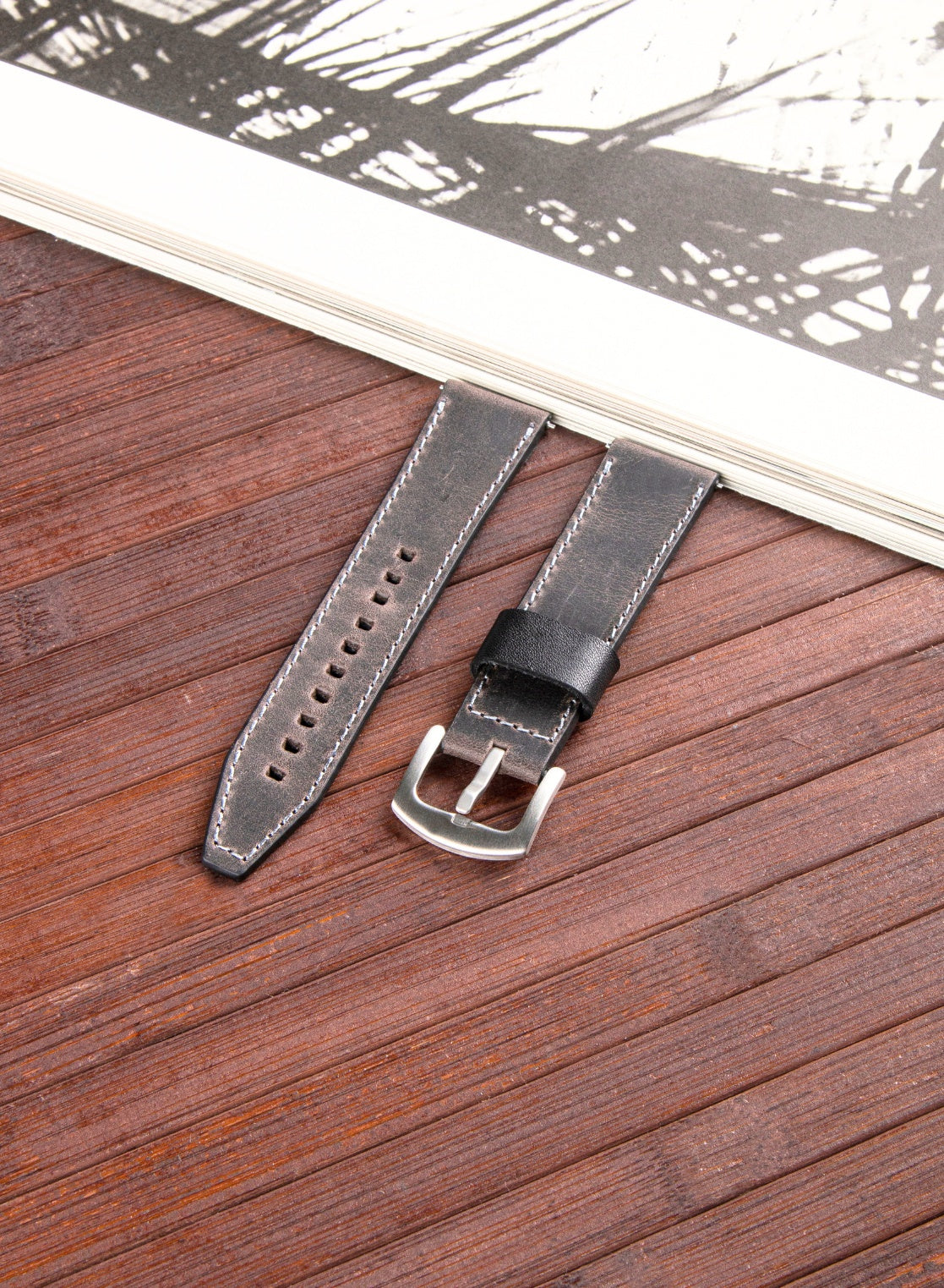 Classic Watch Dissam Leather Strap - Gray